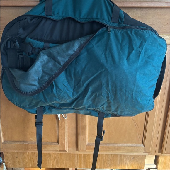 Eagle Creek 50L Teal and Black Backpack - Picture 4 of 4